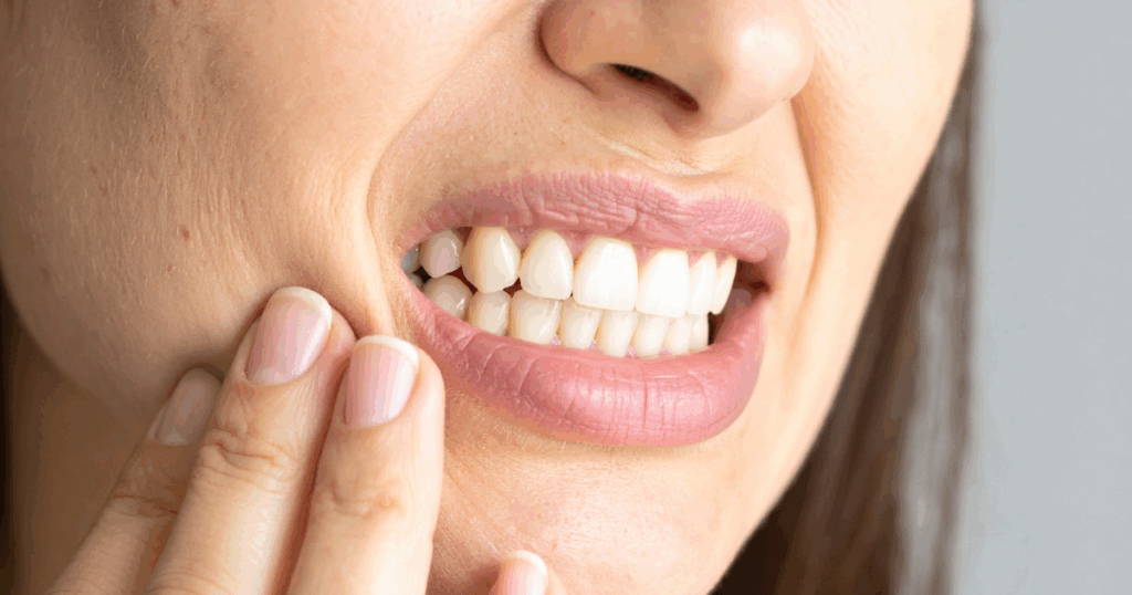 signs of gum disease and tooth sensitivity